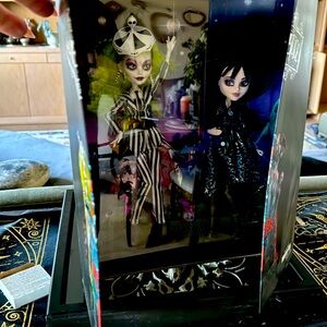 Beetlejuice & Lydia monster high dolls limited edition bnib unopened skullector